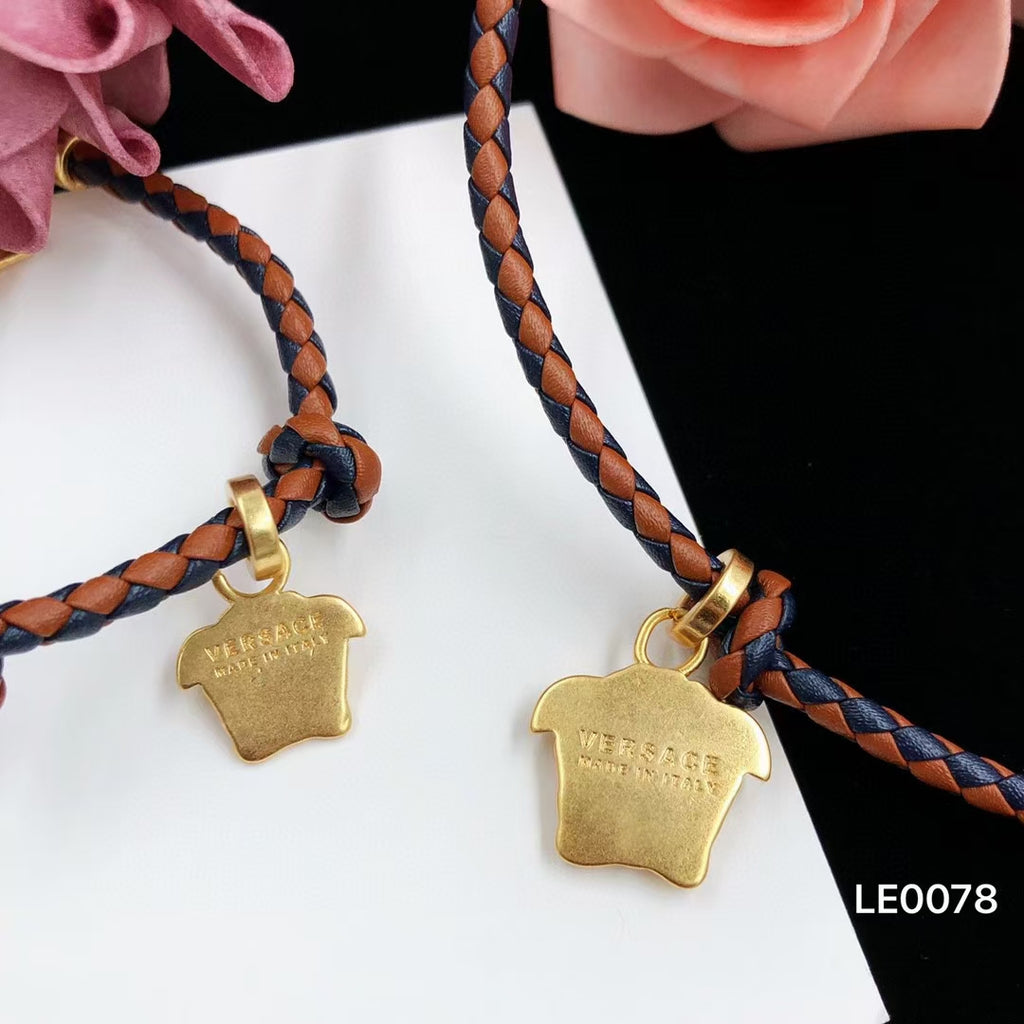 X1Q85V139X Popular Necklace. Bracelets