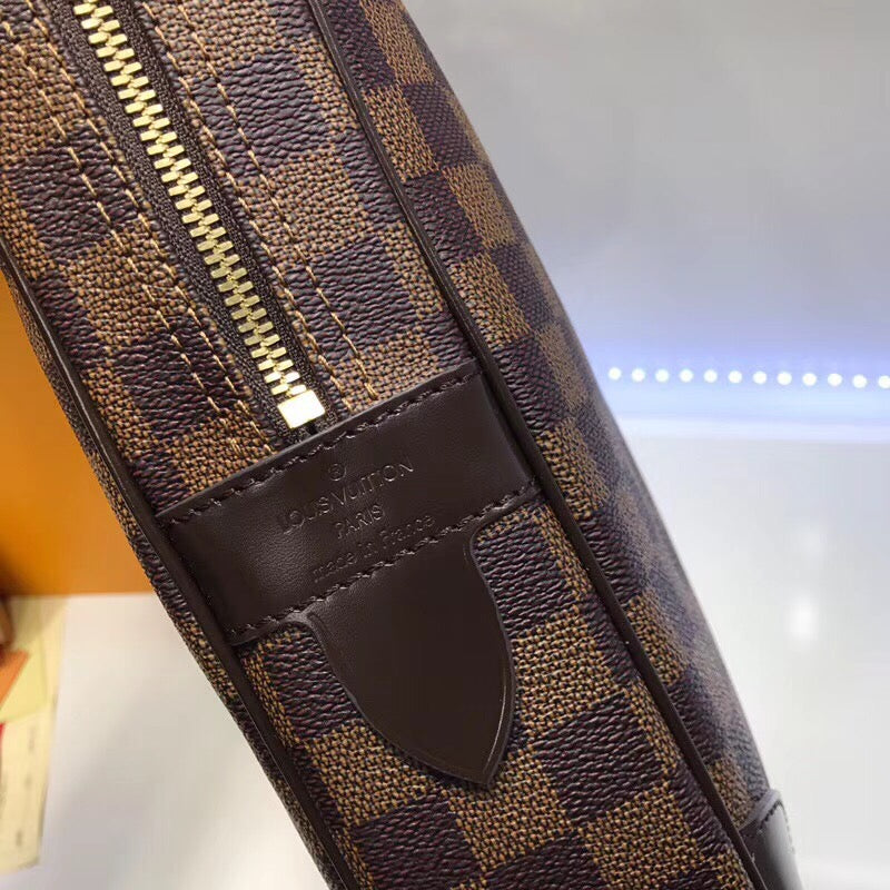 B1N67E14 Popular leather bag