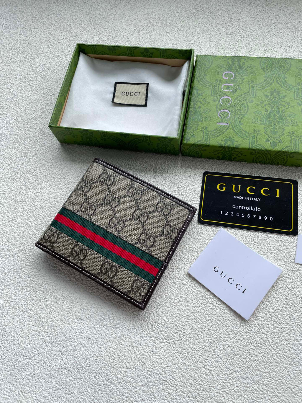 B1X56B9 Popular leather wallets ( with full packaging )