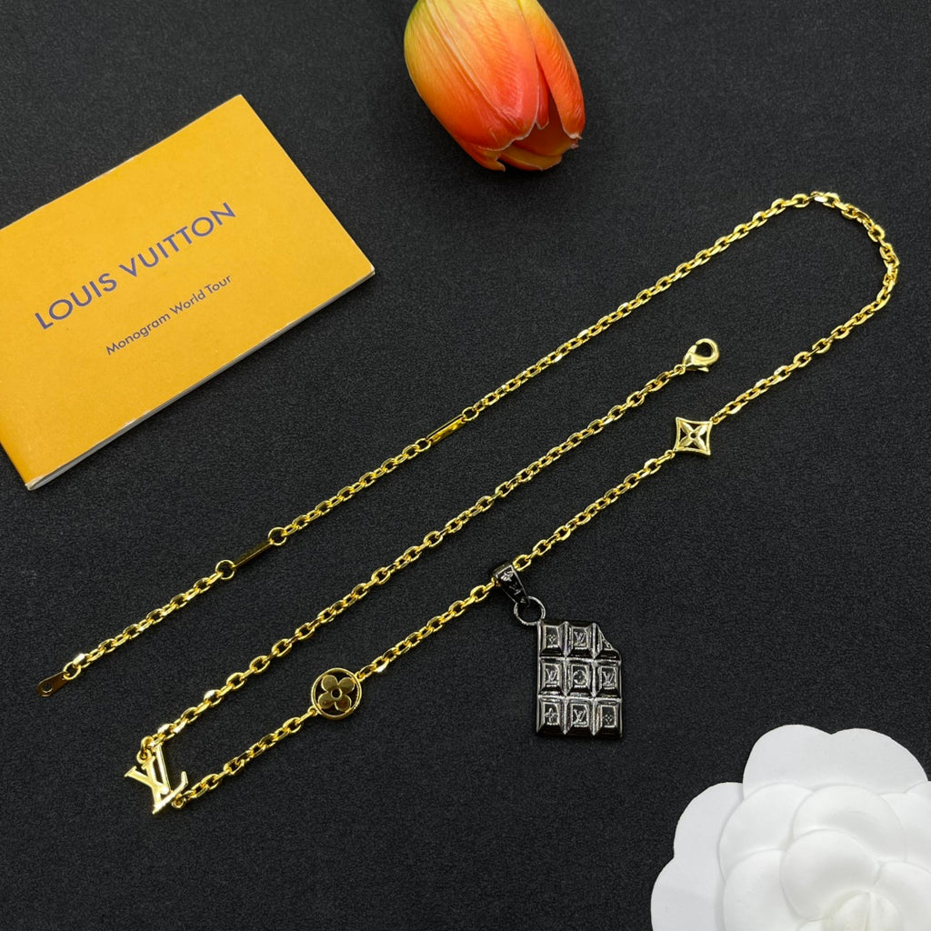 X1Q85E129X Popular Necklace