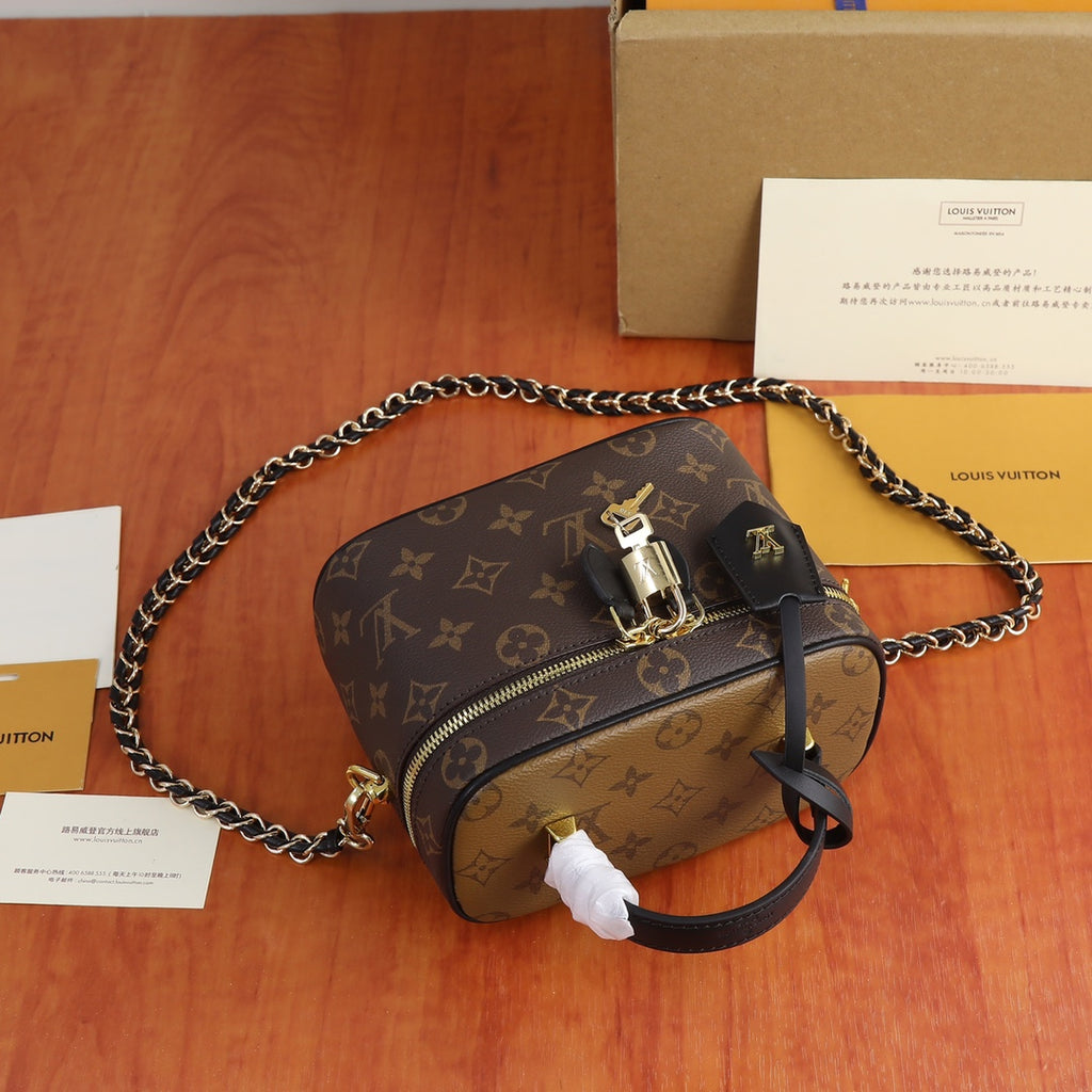 B12X43E121 Popular   leather bag 