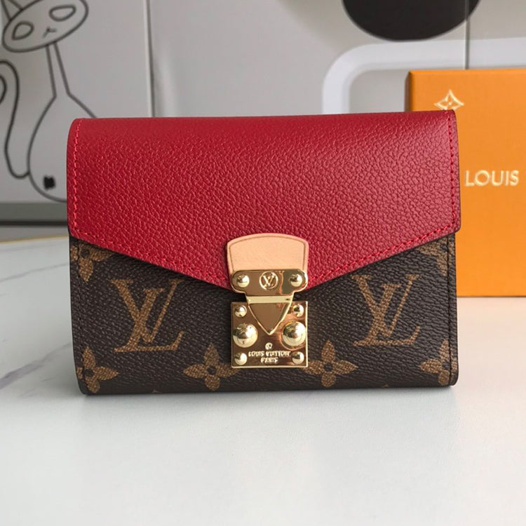 B1P20E10 Popular leather wallets