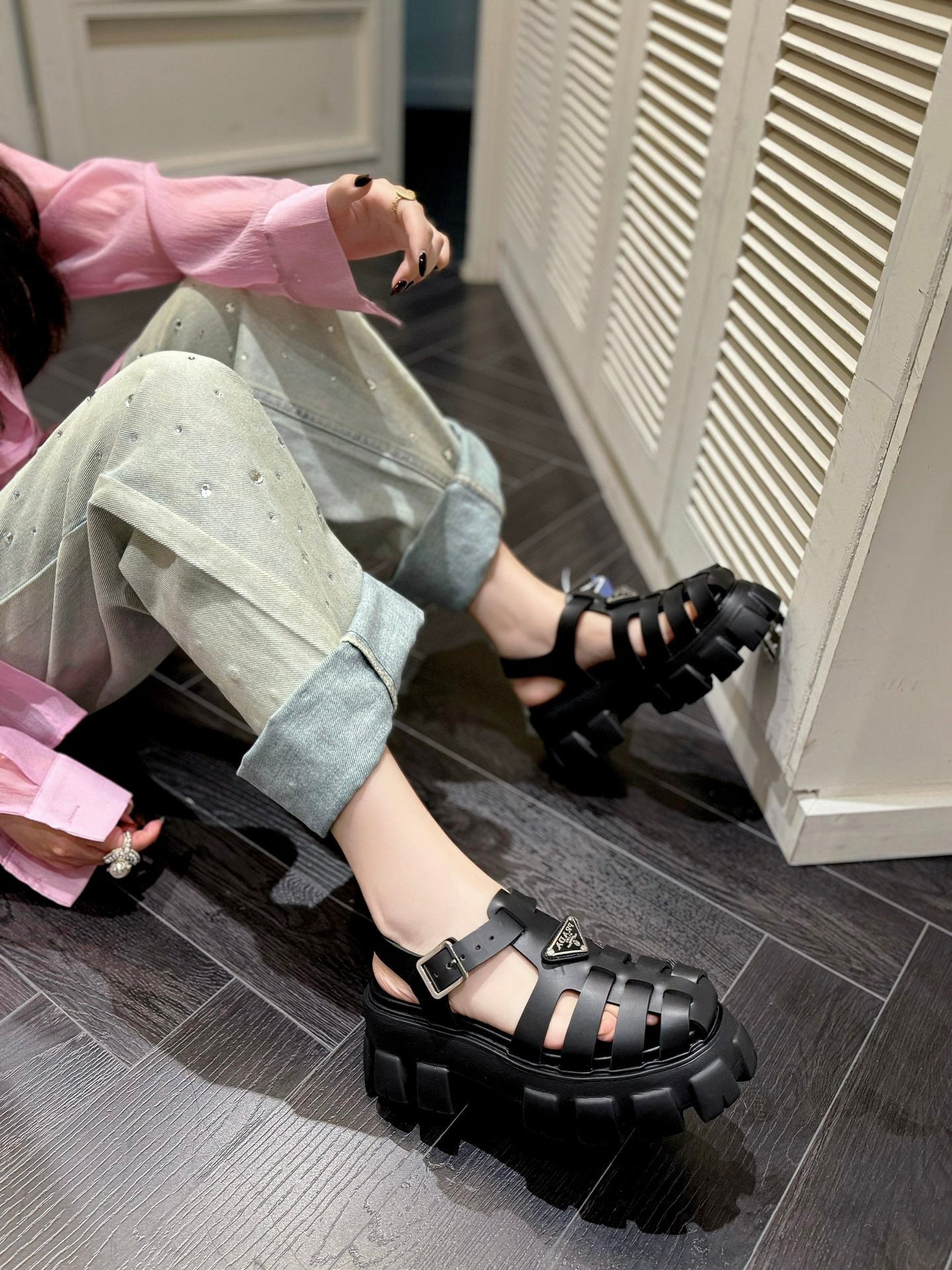 Z2R85P51  Popular high-quality shoes