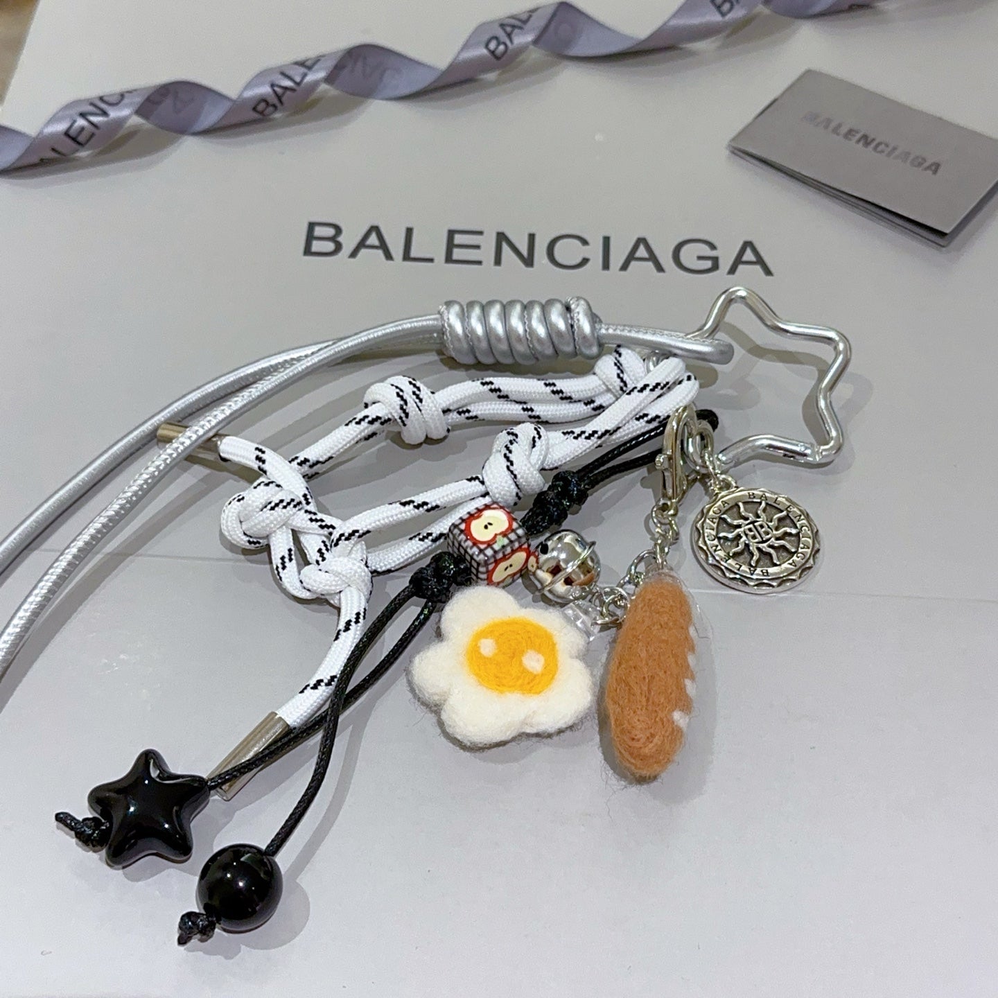 A1Z105J62 Popular bag 's charms accessories