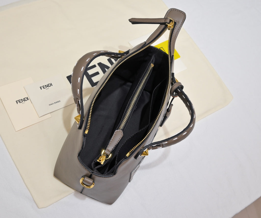 B12X43F131 Popular leather bag 