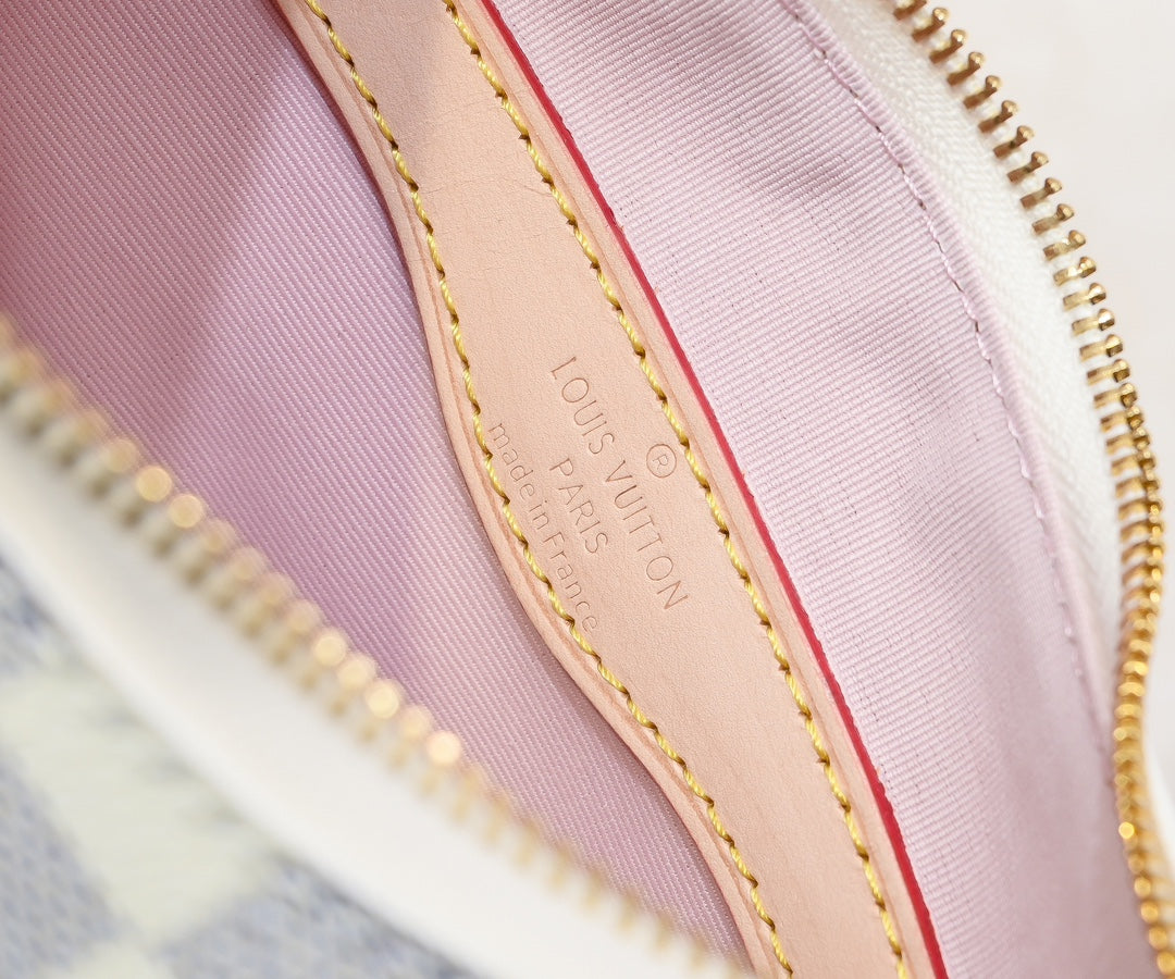 B1W15E35 Popular  leather bag