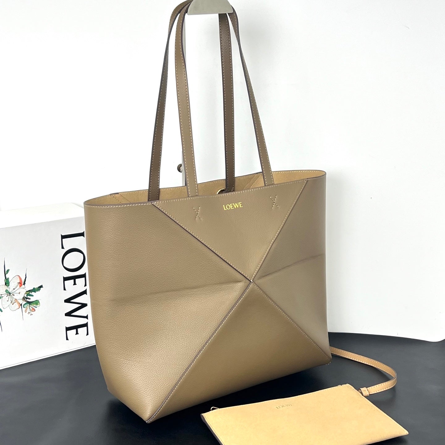 BB1R46A6 Popular leather bag