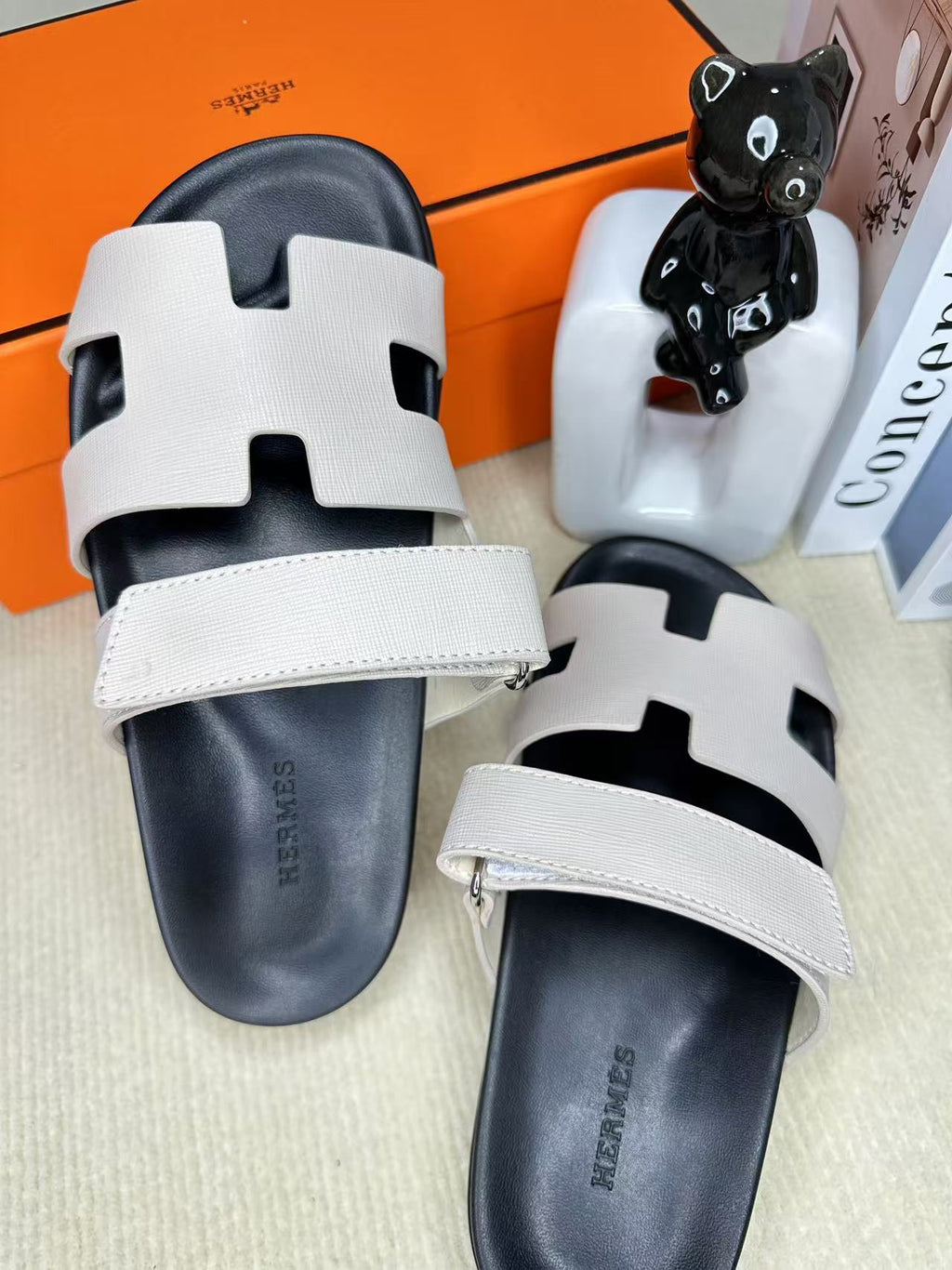 Z2Q55H28 Popular leather shoes