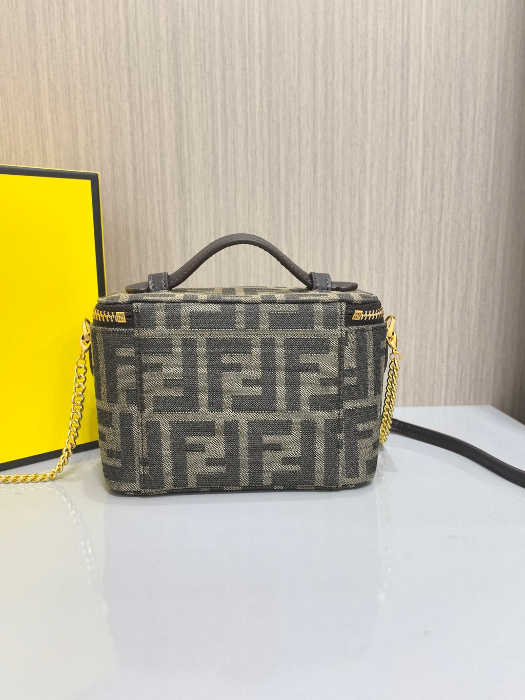 B1R15F59  Popular  bag
