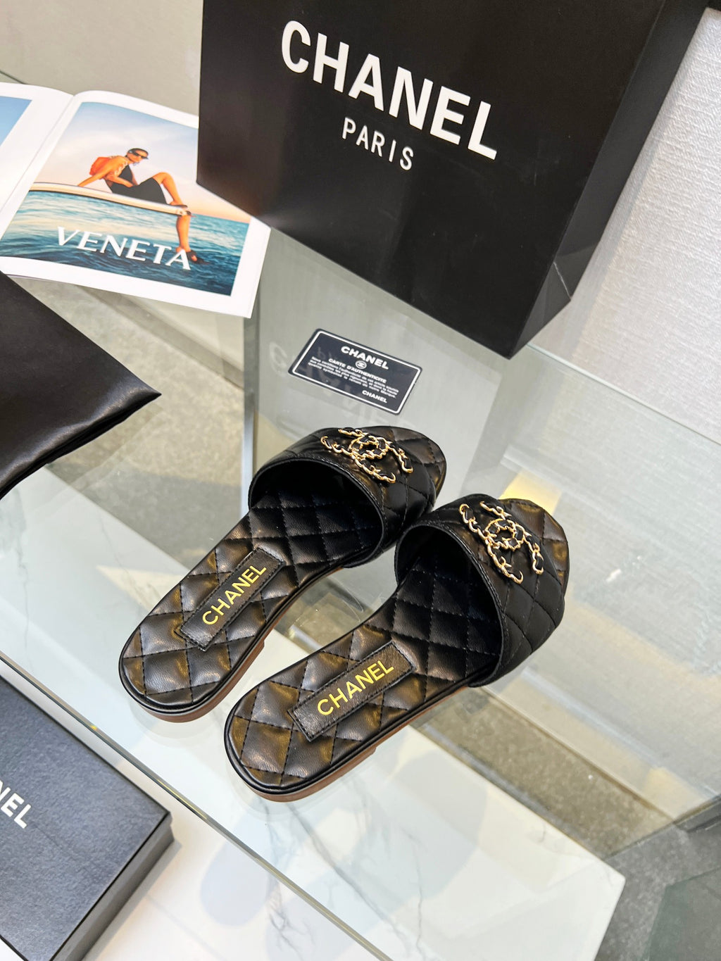 Z2R45C12  Popular genuine leather slippers