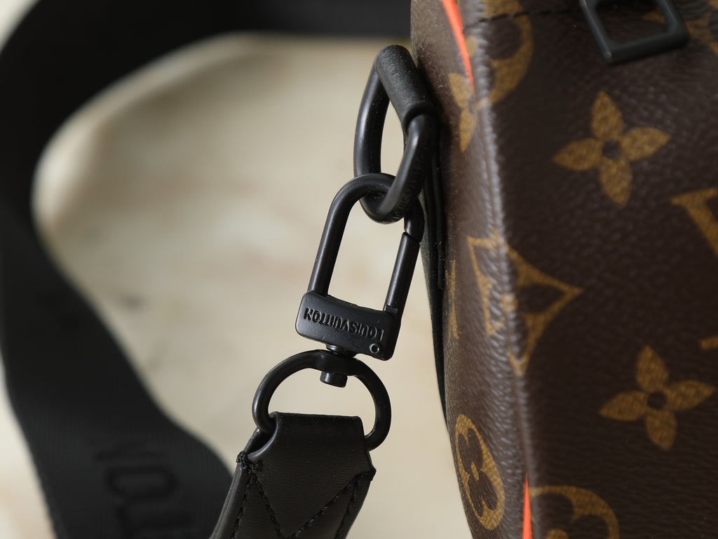 B1R76E52 Popular leather bag