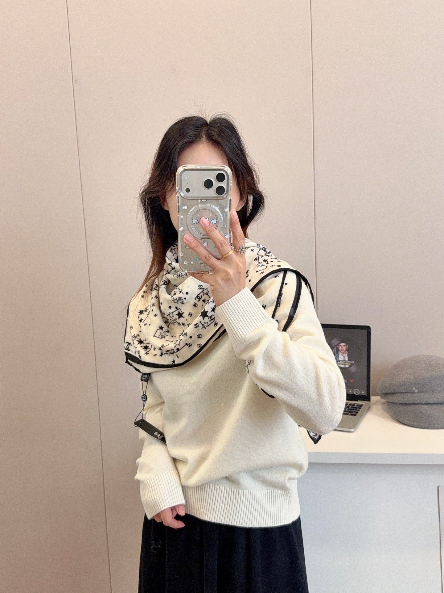 W1N36C33 Popular Silk Scarve
