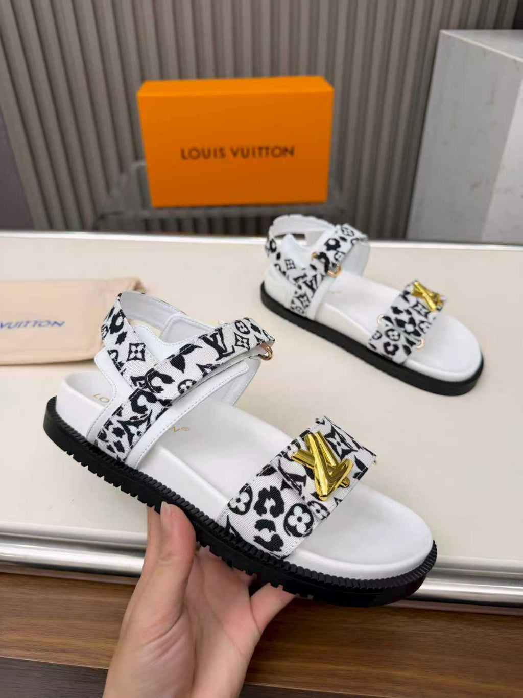 Z2P36E16 Popular high-quality Shoes
