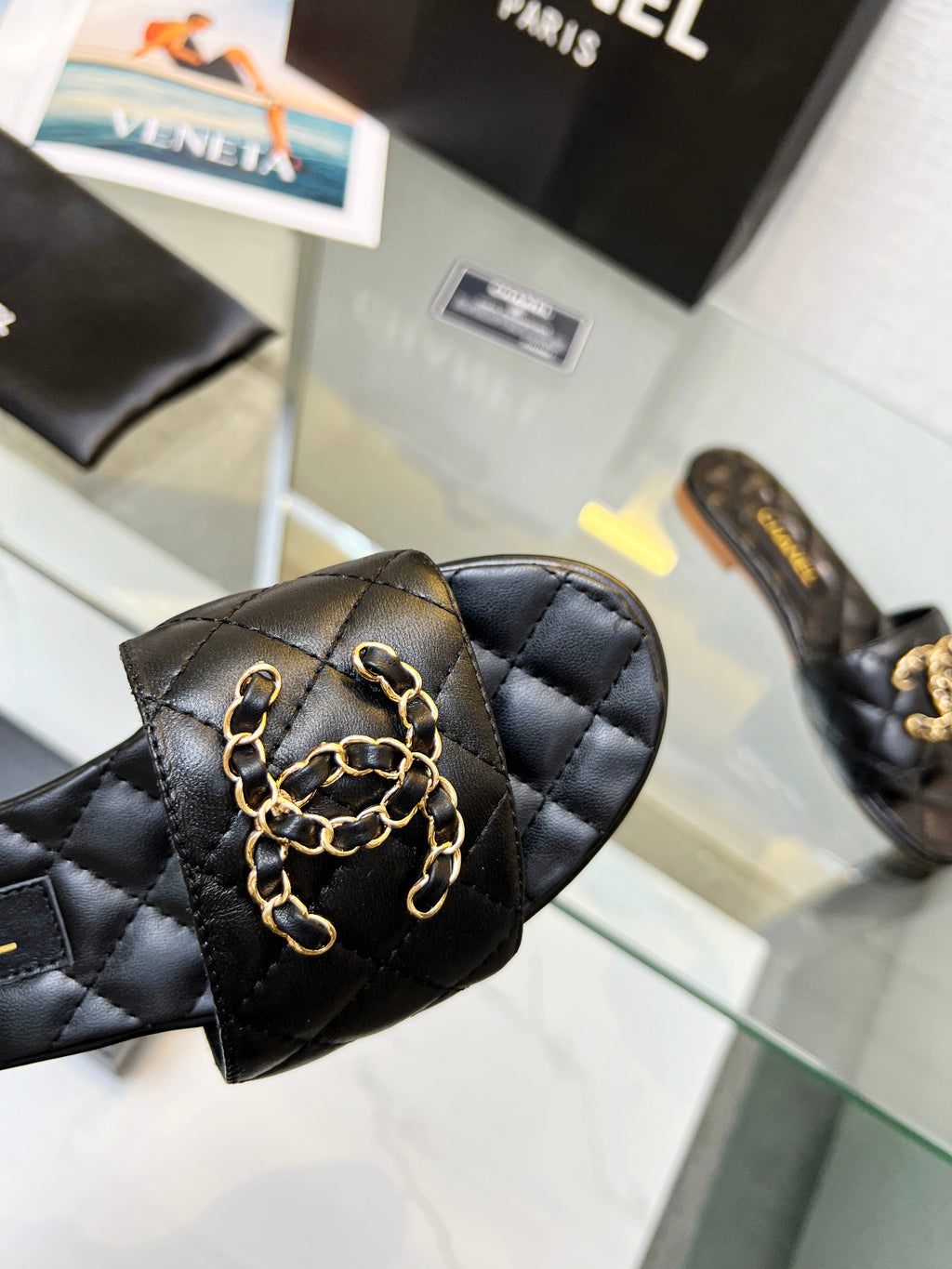 Z2R45C12  Popular genuine leather slippers