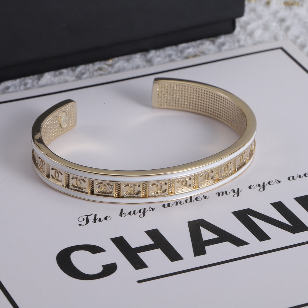 X1Z34C315K  Popular Bracelets