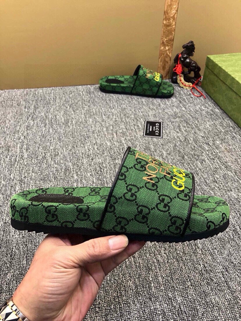 Z5R76B3 Popular Slippers