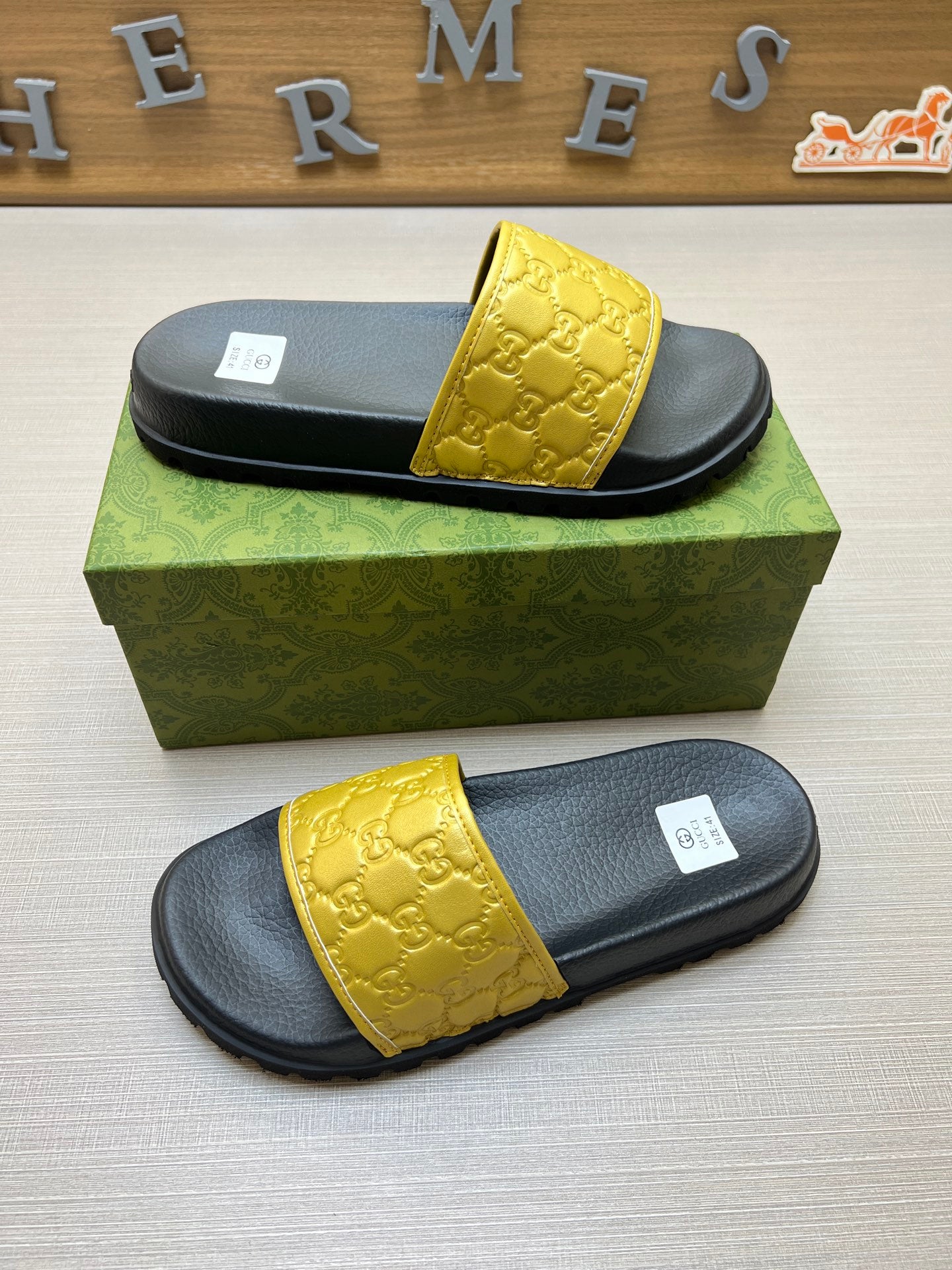 Z5X76B5  Popular slippers
