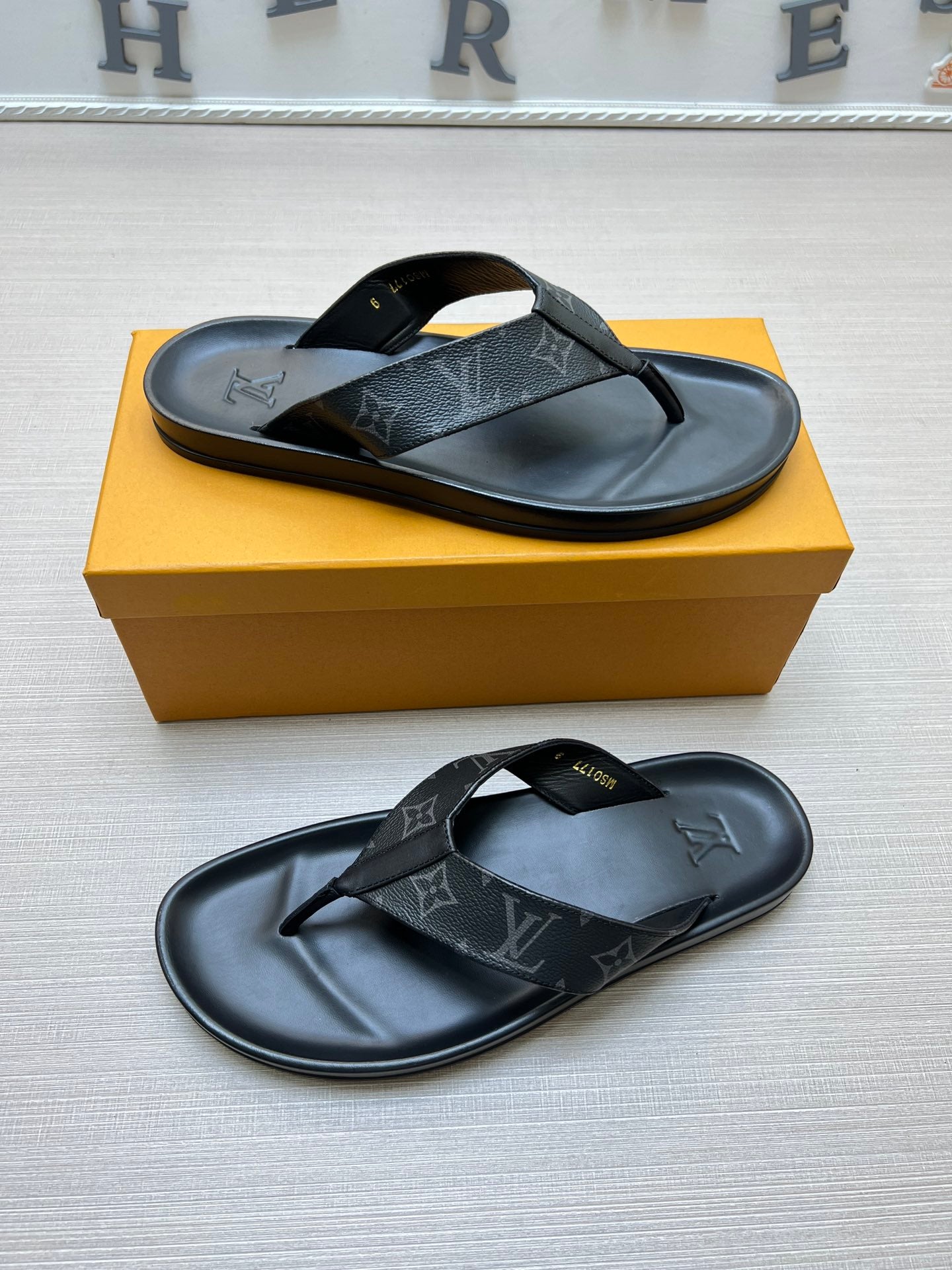 Z5ZE86 Popular slippers