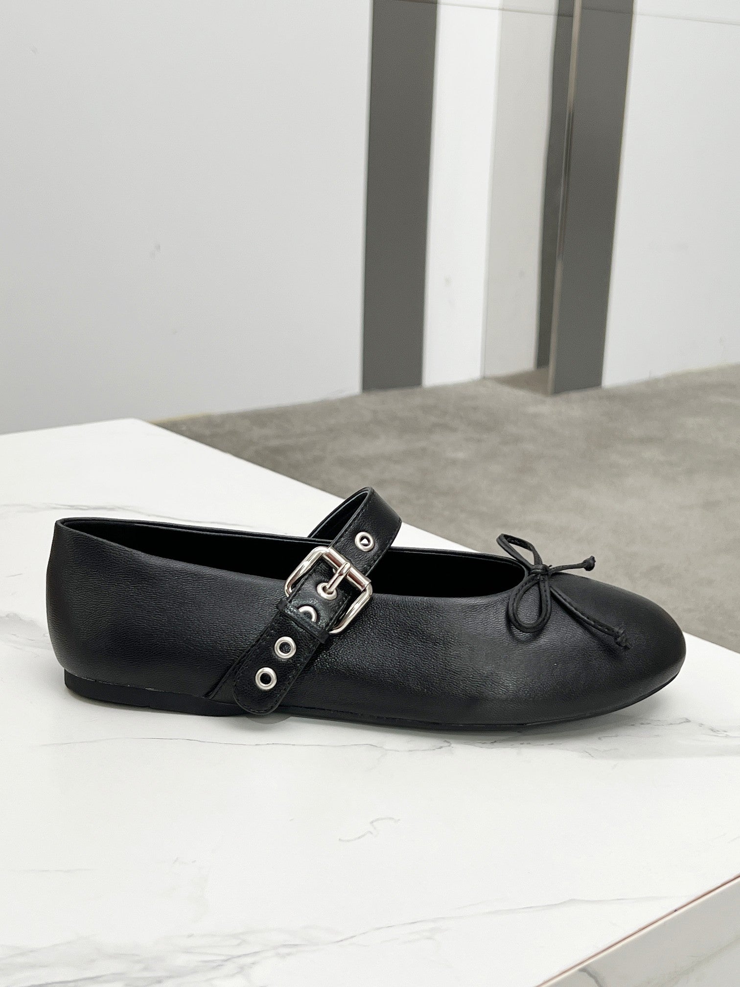 Z2Q95A90 Popular high-quality leather shoes