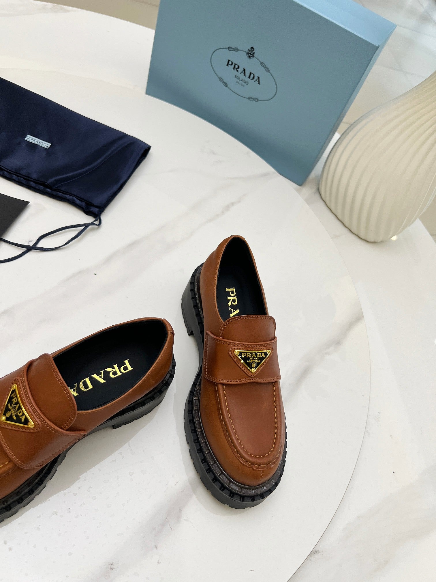 Z2Q105P409 Popular high-quality Shoes