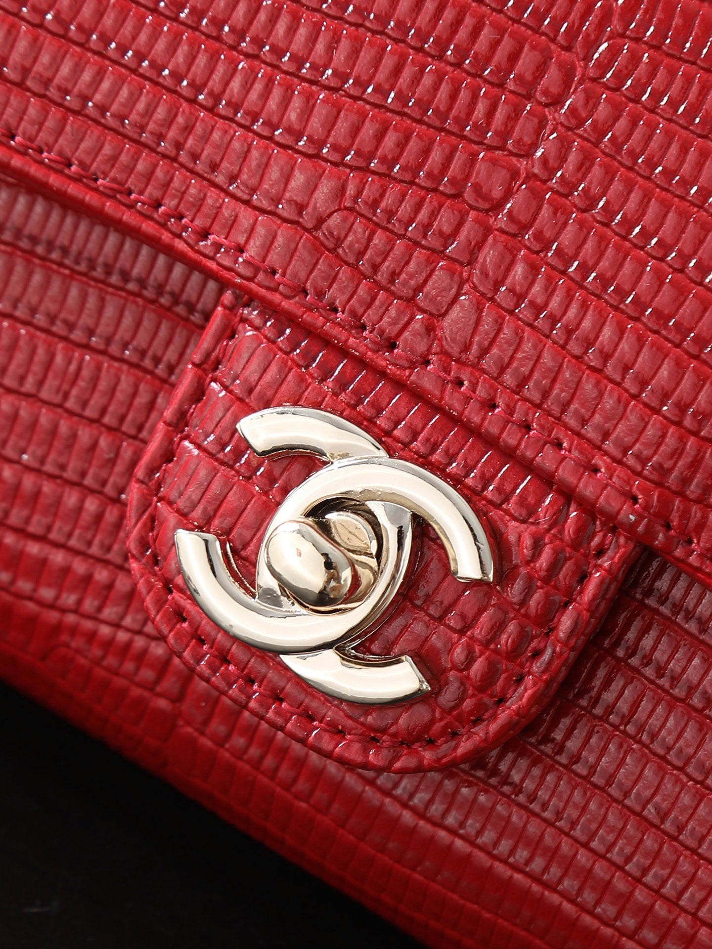 B1R76C23 Popular leather bag