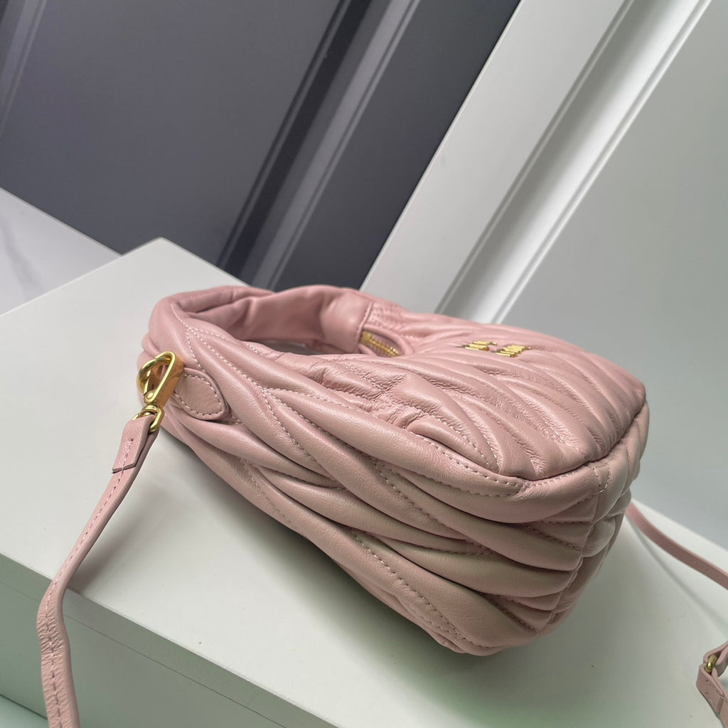 B1P46A116 Popular leather bag