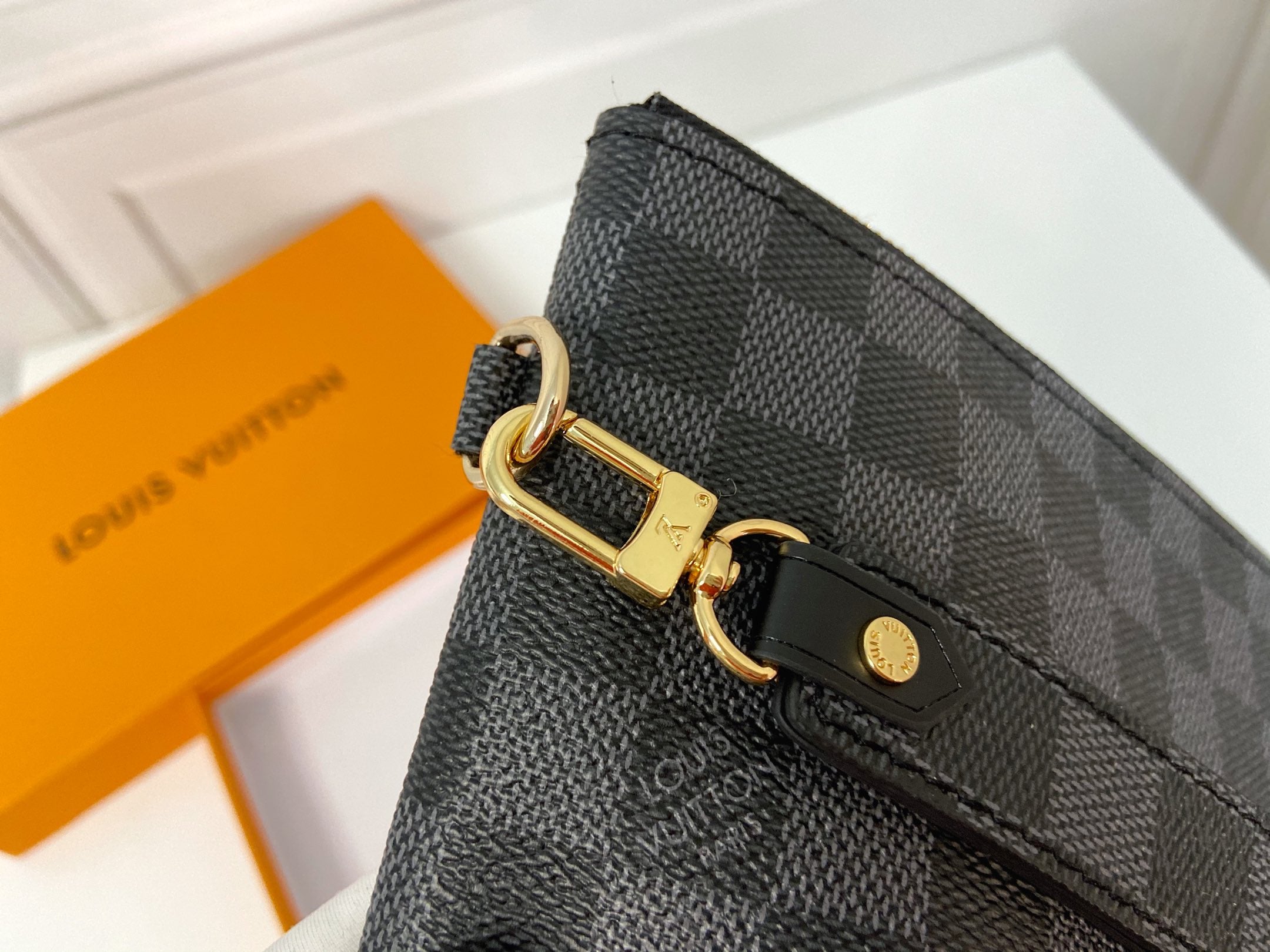 B1P46E51 Popular leather bag