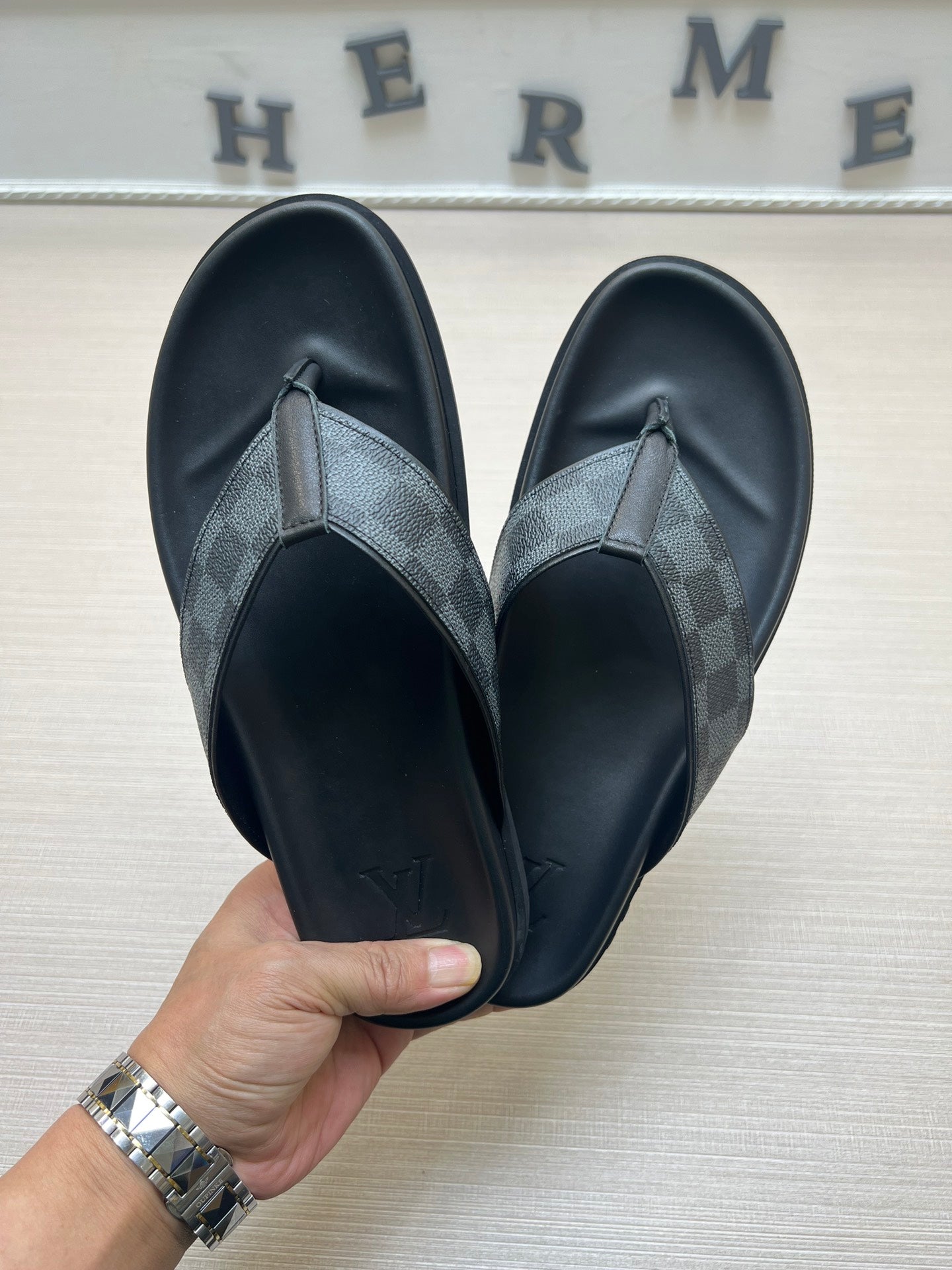 Z5ZE59 Popular slippers