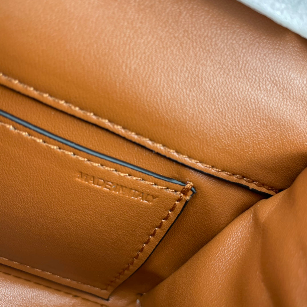 B1W35VL114 Popular  leather bag