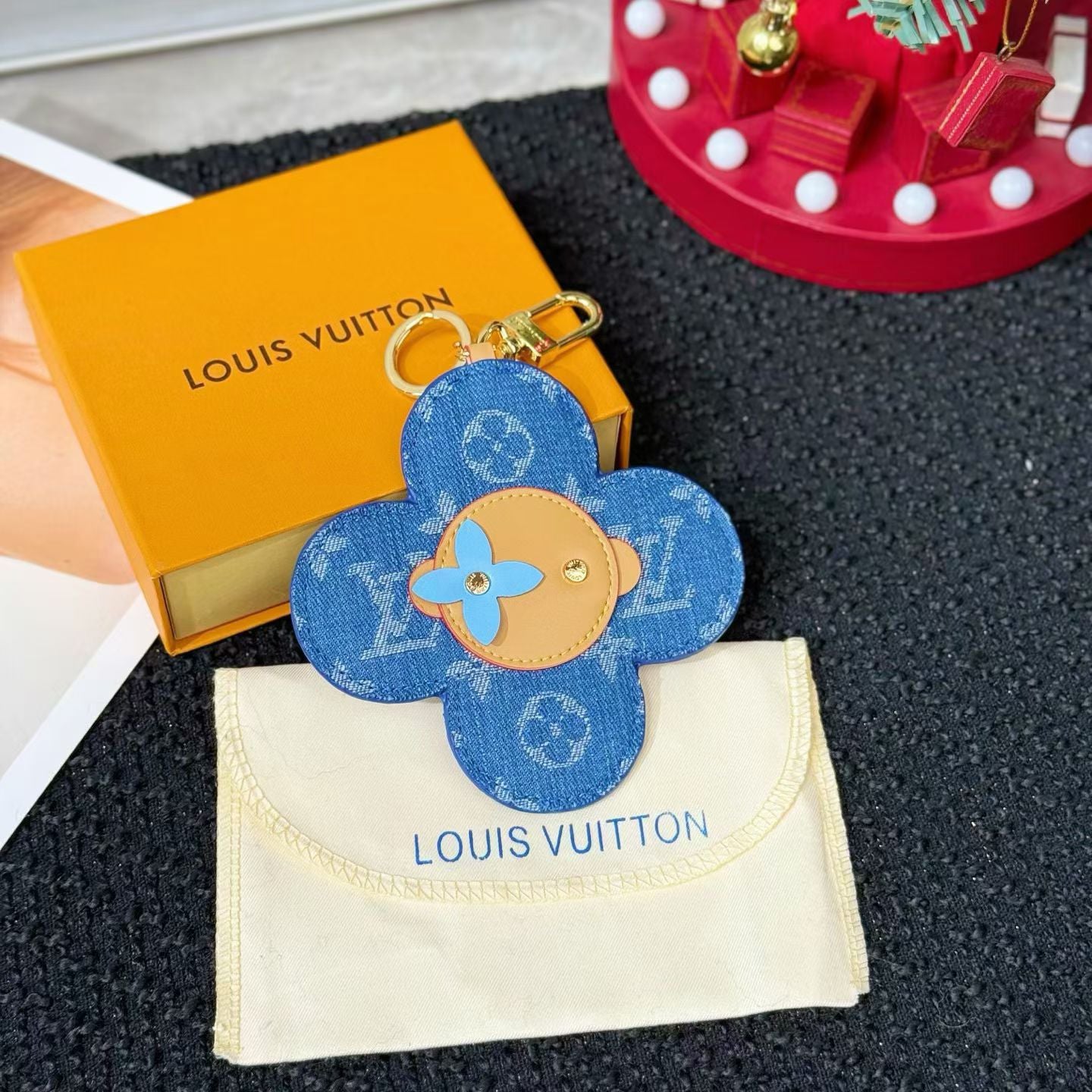 A1R46E37 Popular bag 's charms accessories