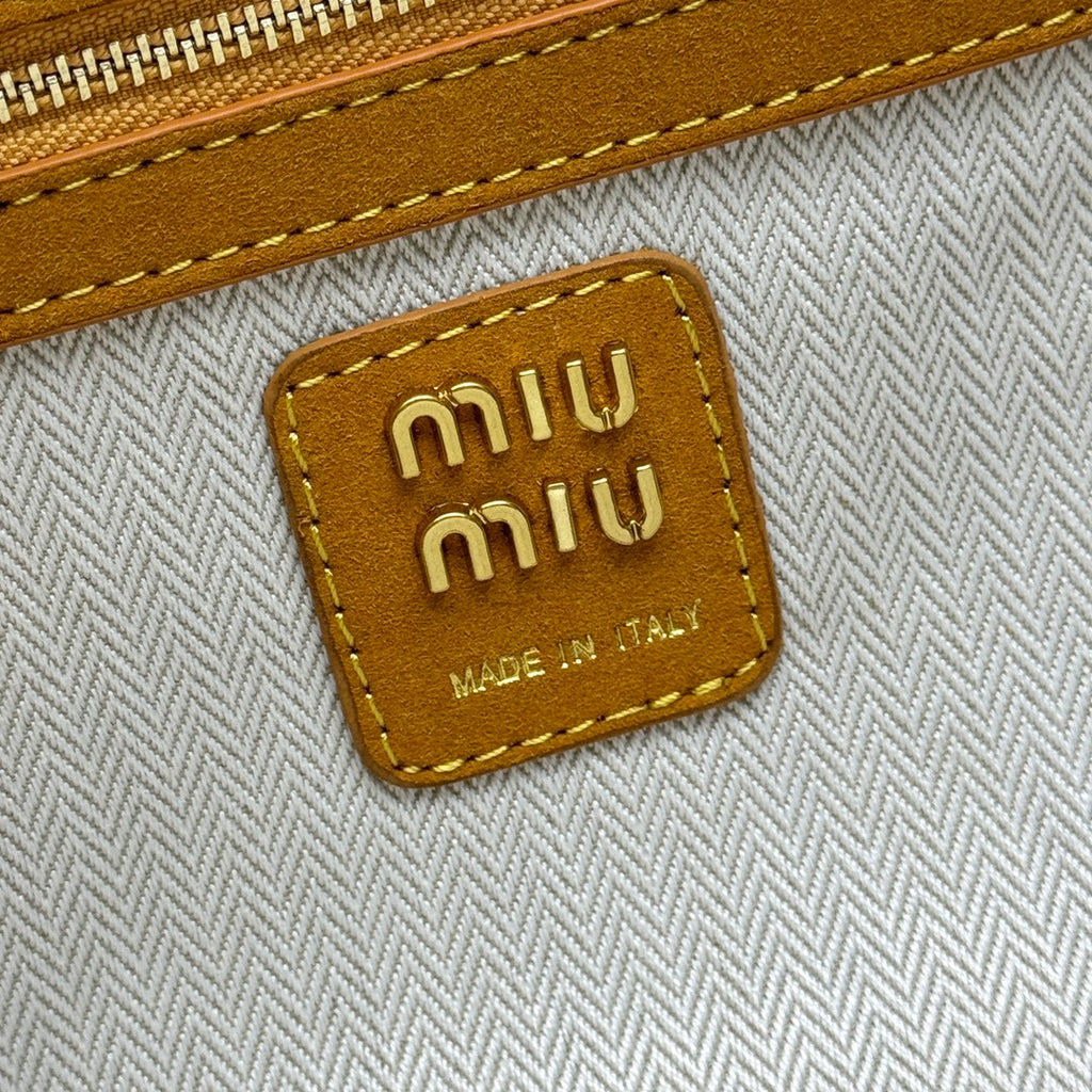 B1P36A28 Popular chamois leather bag