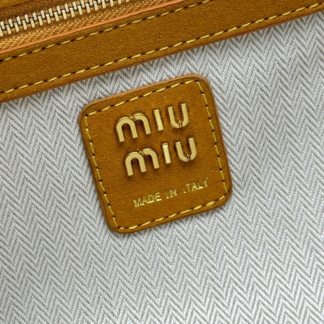 B1P36A28 Popular chamois leather bag