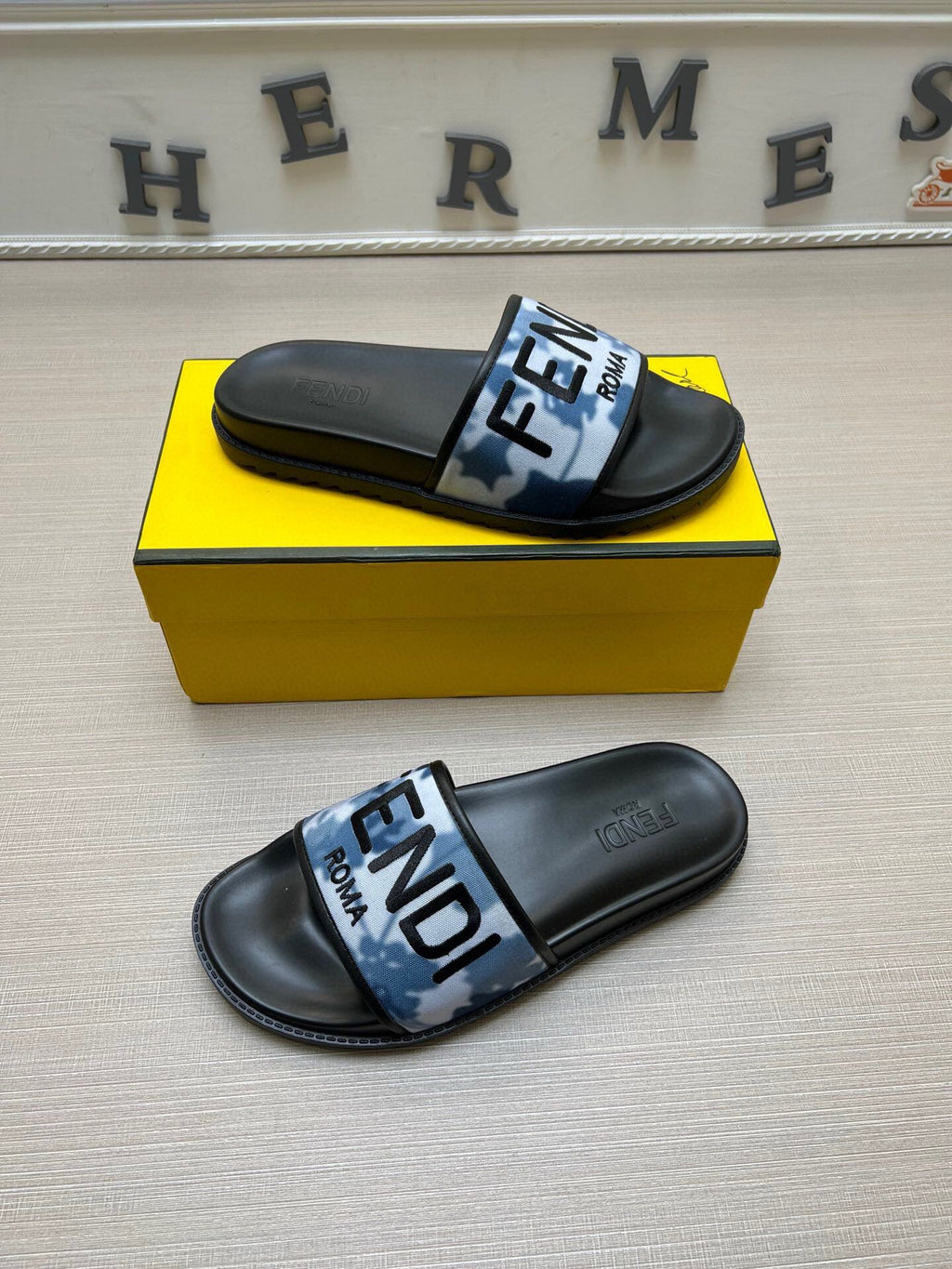 Z5ZF24 Popular slippers