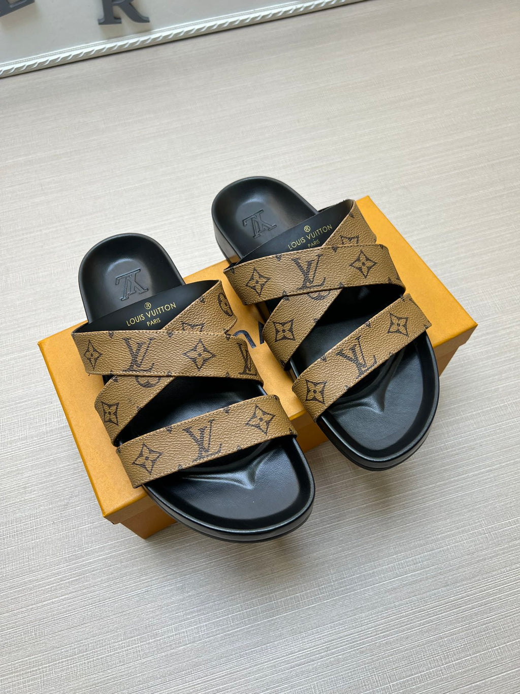 Z5ZE89 Popular slippers