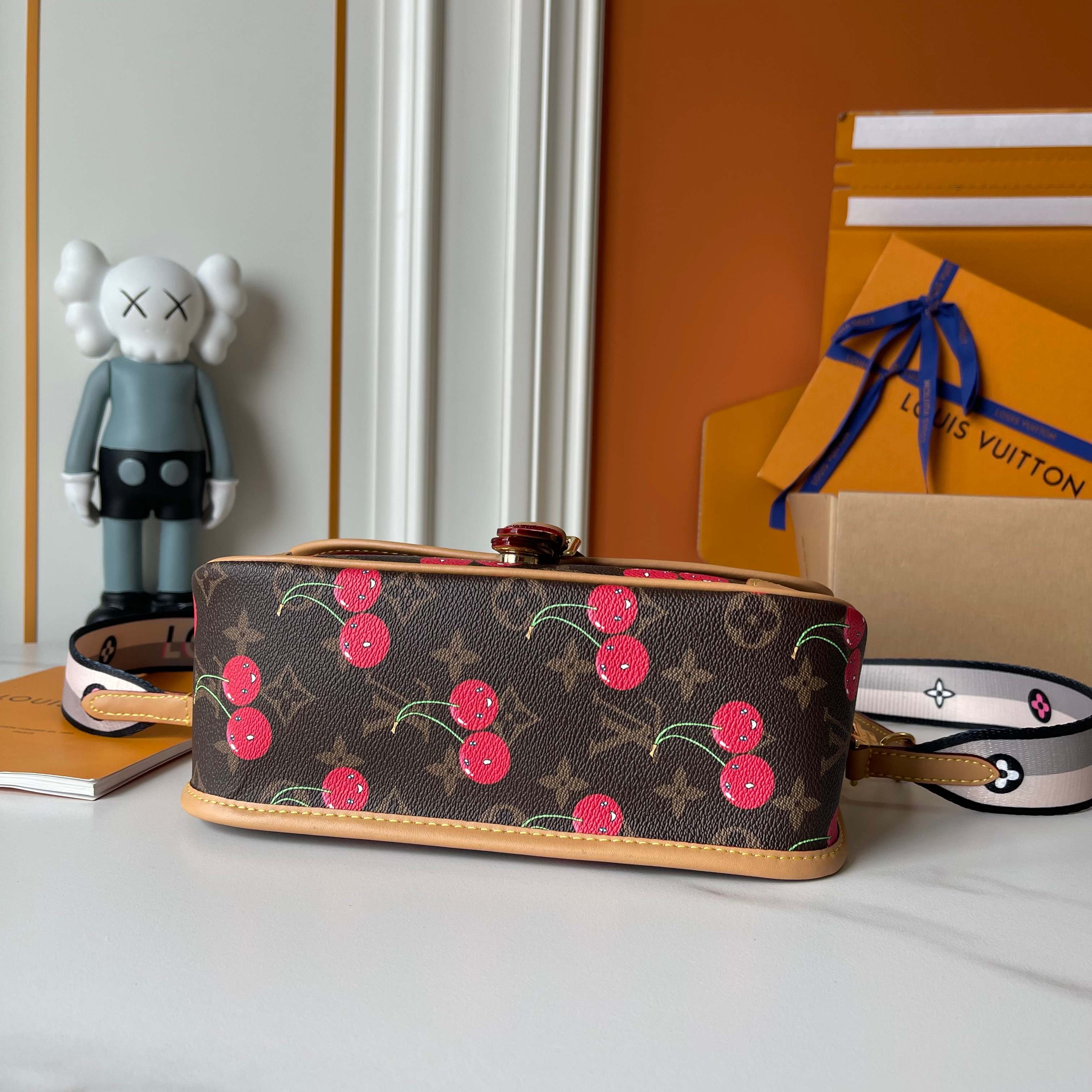 B1P36E41 Popular leather bag