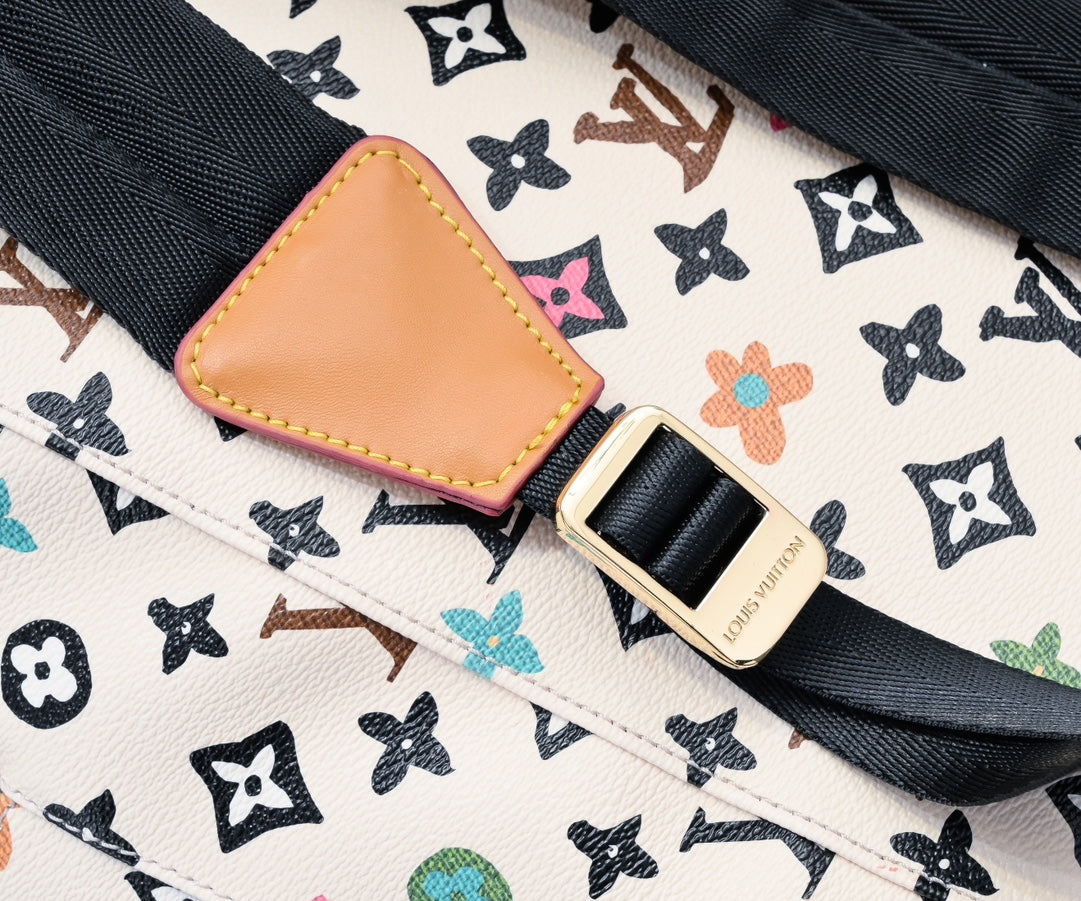 B1W25E71 Popular  Backpacks
