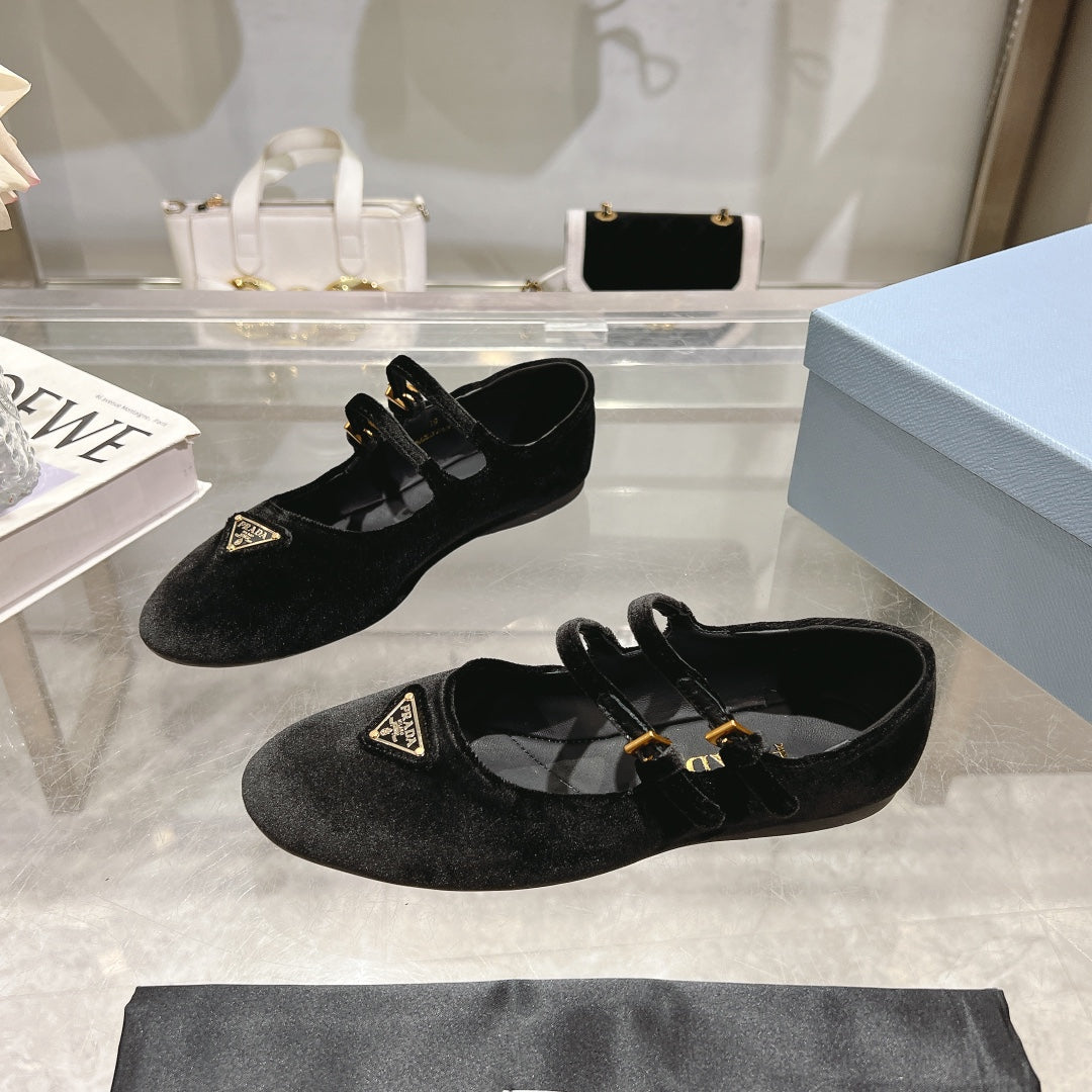 Z2Q105P380 Popular high-quality Shoes