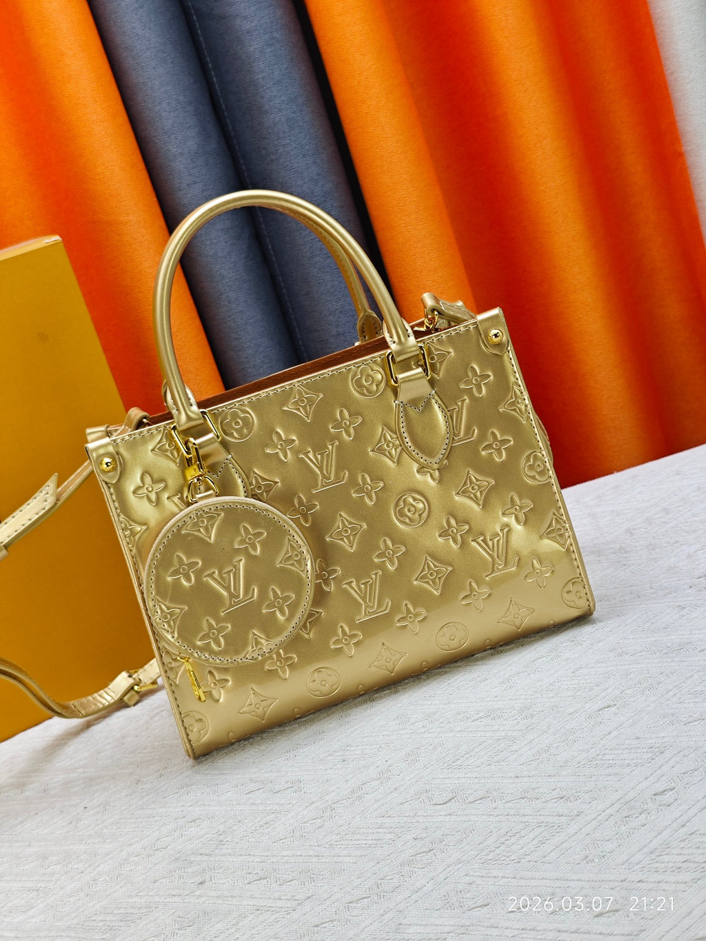B1P36E35 Popular leather bag
