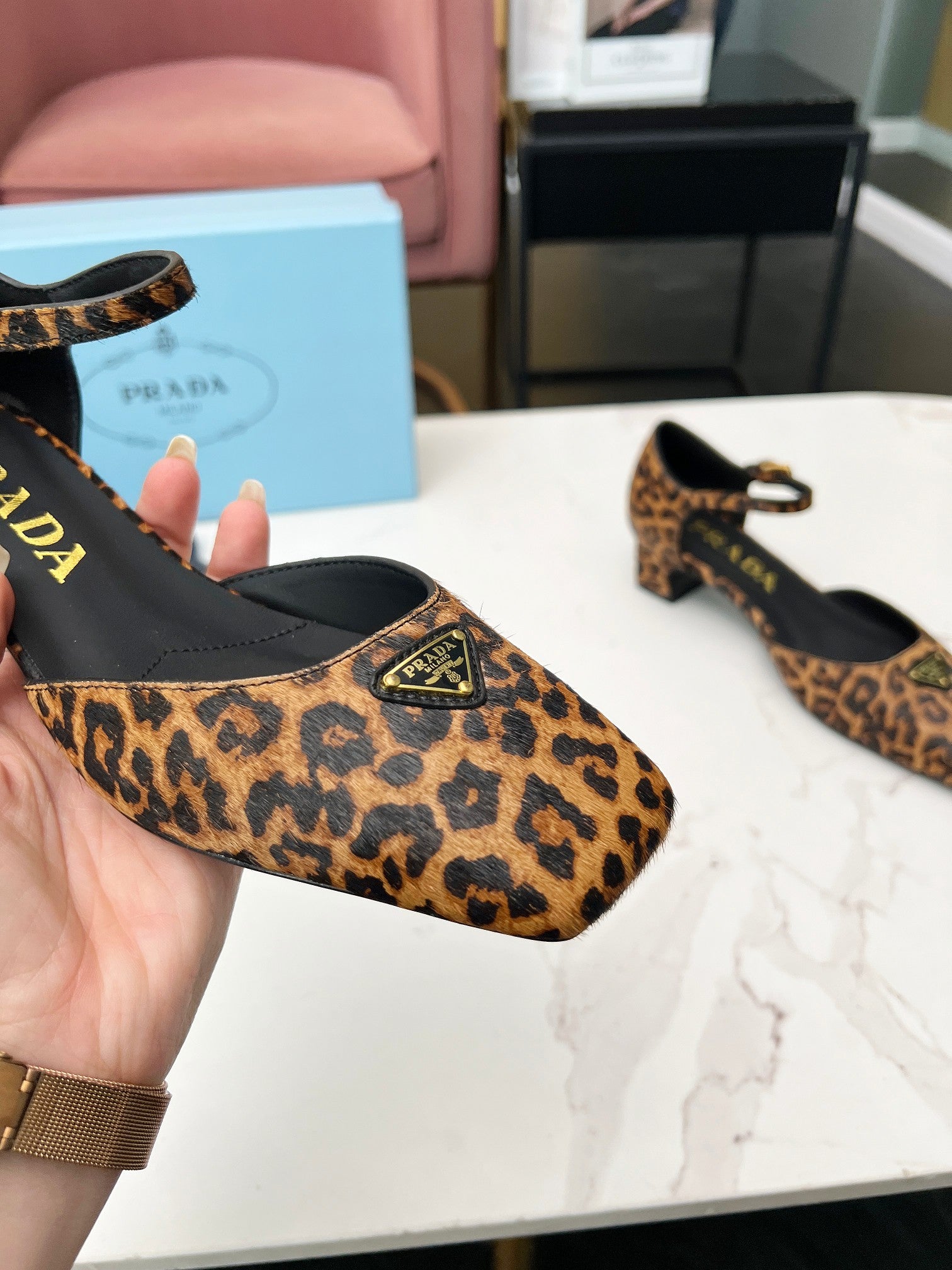 Z2Q105P410 Popular high-quality Shoes