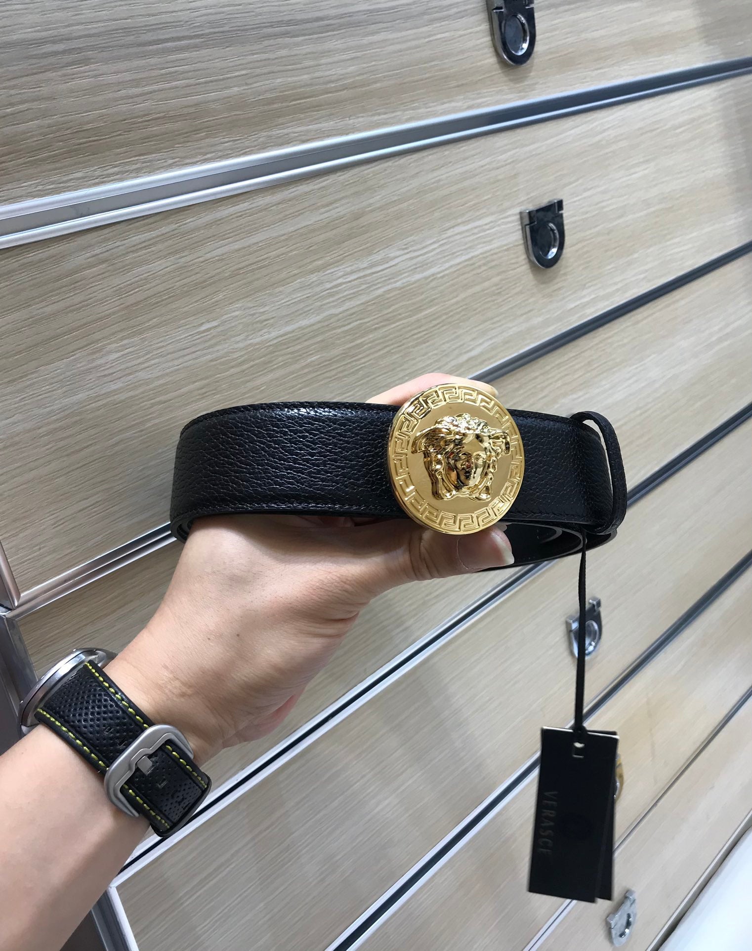P1Q64V83 Popular   High quality belt With full package