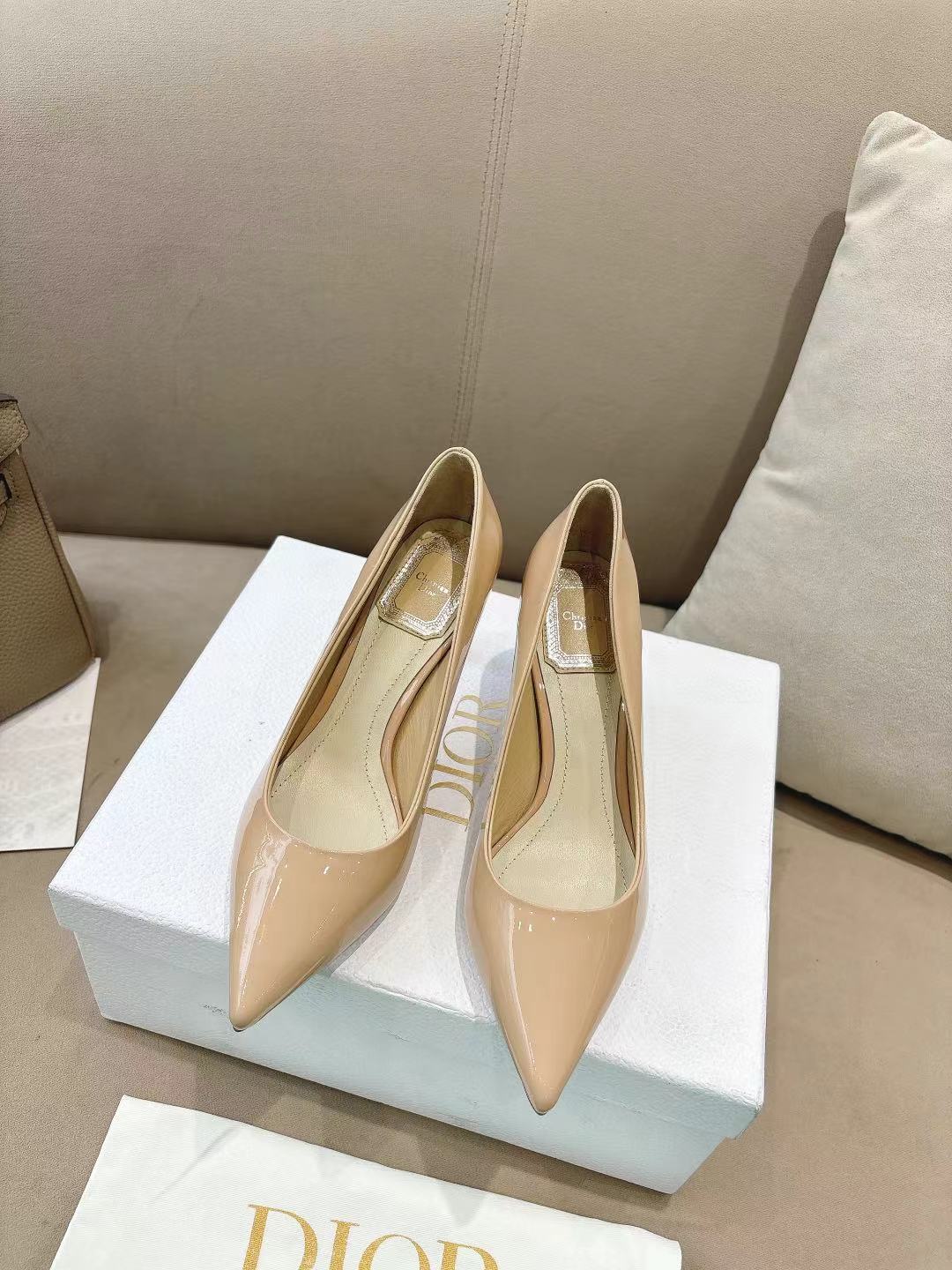Z2Q95D124 Popular high-quality leather Shoes
