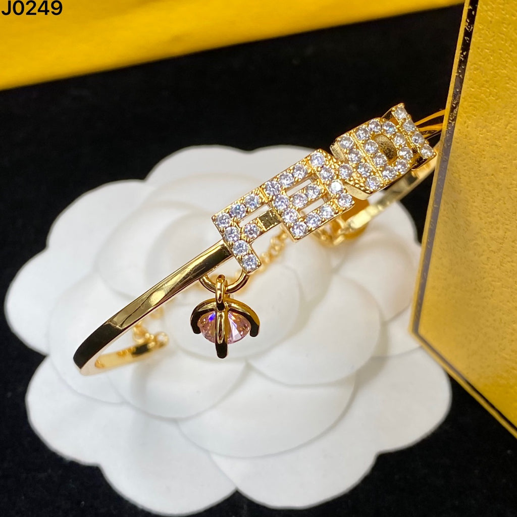 X1N65F3K  Popular Bracelets