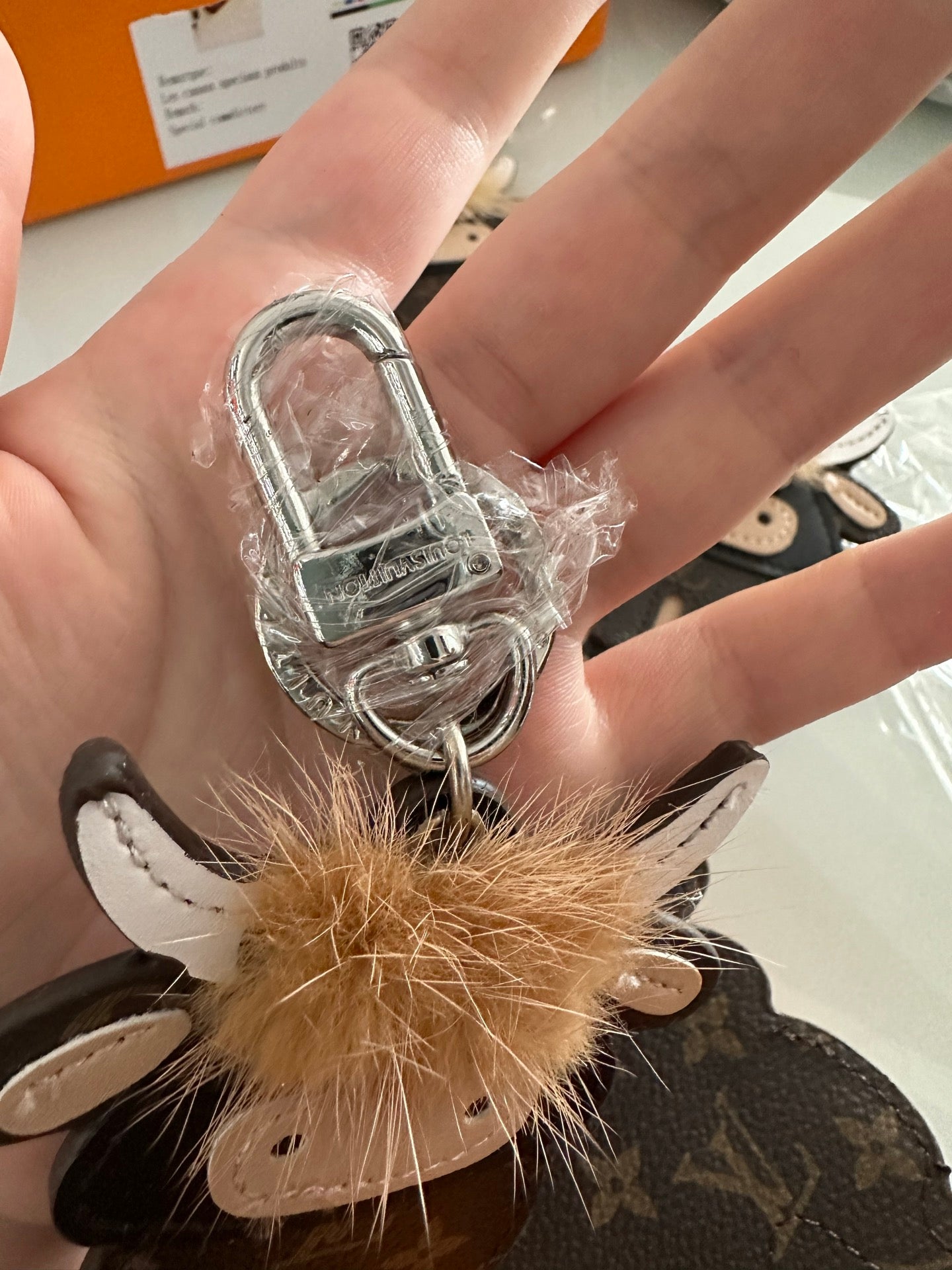 A1Z105E15 Popular bag 's charms accessories