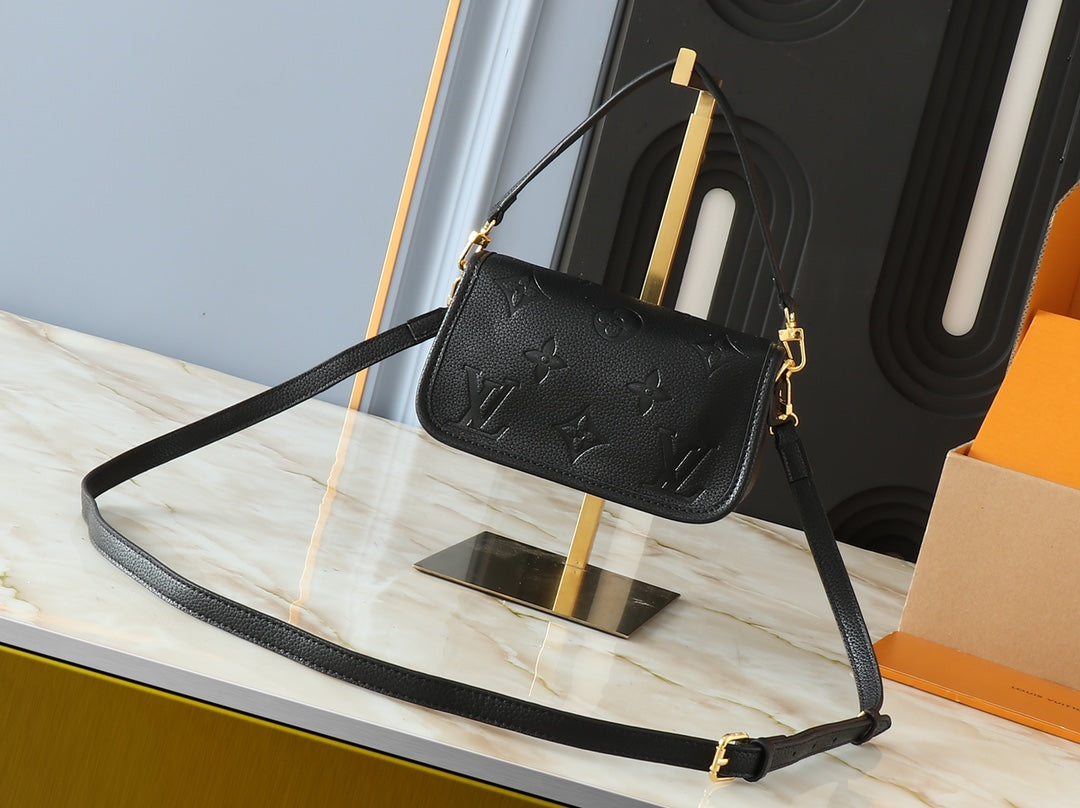 B1X45E3 Popular   leather bag
