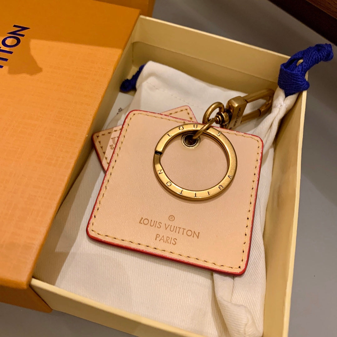 A1Z105E97 Popular bag 's charms accessories