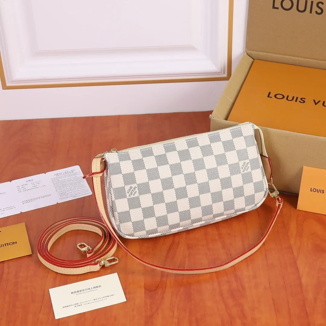 B1X102E17 Popular  leather bag 