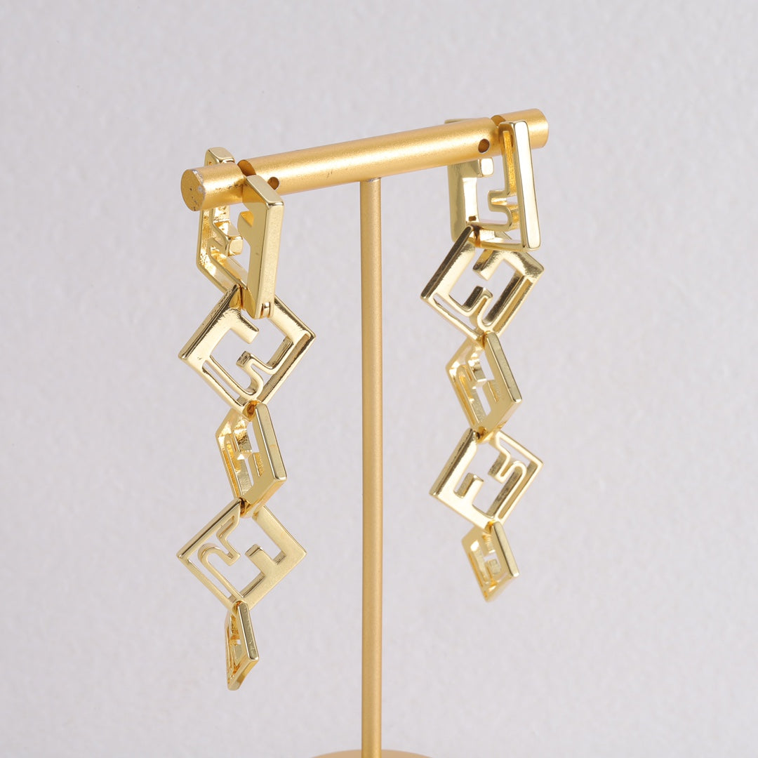 X1Q95F24E Popular Earrings