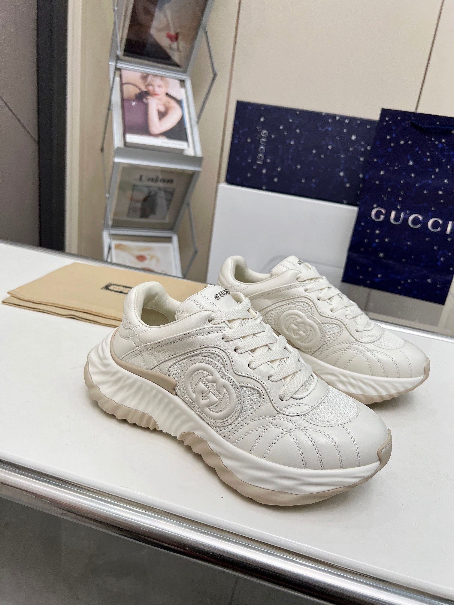 Z2Q95B172  Popular high-quality Shoes