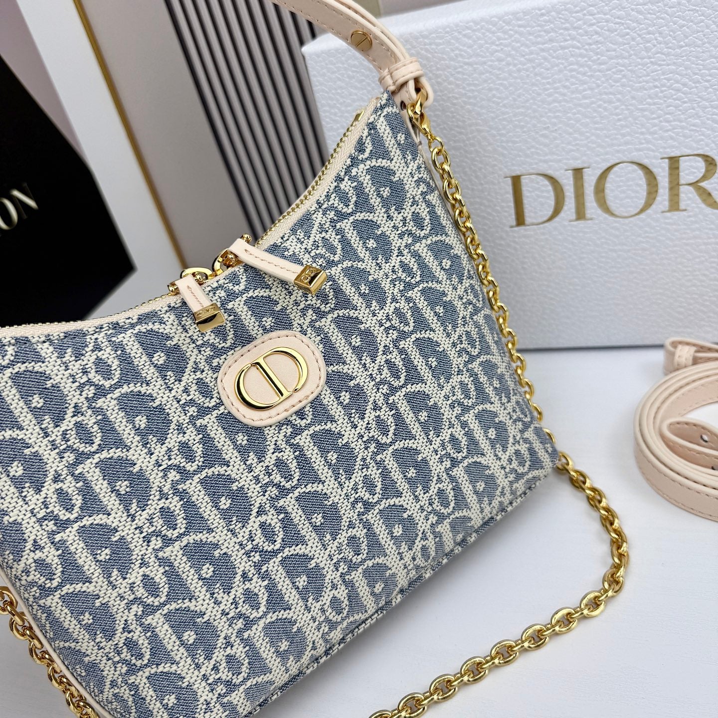 B1R15D67  Popular  bag