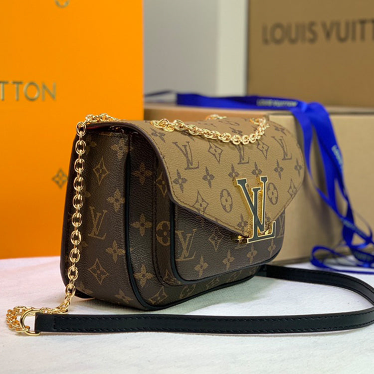 B1X51E113 Popular leather bag 